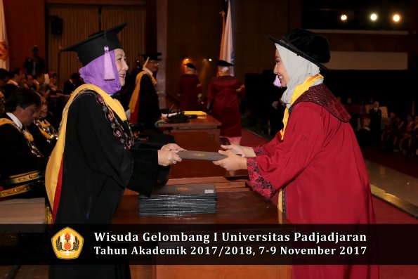 Wisuda Unpad Gel I TA 2017_2018  Fakultas kedokteran gigi oleh  Dekan 020