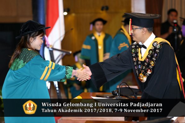 Wisuda Unpad Gel I TA 2017_2018  Fakultas kedokteran gigi oleh  Rektor 005