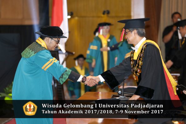 Wisuda Unpad Gel I TA 2017_2018  Sekolah Pascasarjana oleh Rektor 005