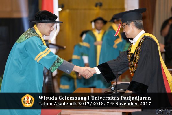 Wisuda Unpad Gel I TA 2017_2018  Sekolah Pascasarjana oleh Rektor 008