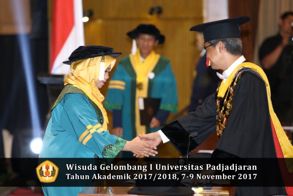 Wisuda Unpad Gel I TA 2017_2018  Sekolah Pascasarjana oleh Rektor 011