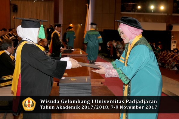 Wisuda Unpad Gel I TA 2017_2018  Fakultas kedokteran oleh dekan 123