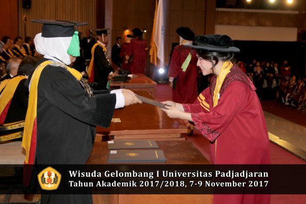 Wisuda Unpad Gel I TA 2017_2018  Fakultas kedokteran oleh dekan 216