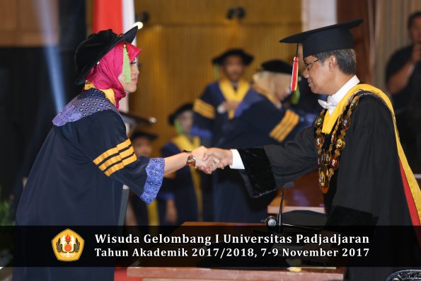 Wisuda Unpad Gel I TA 2017_2018  Fakultas kedokteran oleh Rektor 001