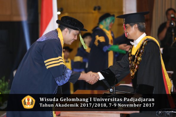 Wisuda Unpad Gel I TA 2017_2018  Fakultas kedokteran oleh Rektor 005