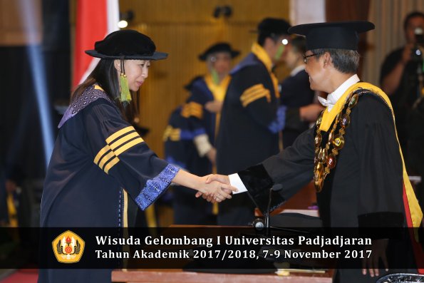 Wisuda Unpad Gel I TA 2017_2018  Fakultas kedokteran oleh Rektor 008