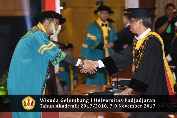 Wisuda Unpad Gel I TA 2017_2018  Fakultas kedokteran oleh Rektor 112
