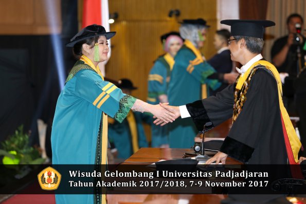 Wisuda Unpad Gel I TA 2017_2018  Fakultas kedokteran oleh Rektor 121