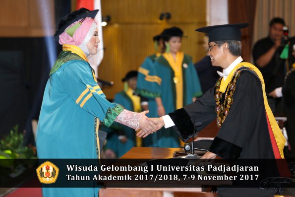 Wisuda Unpad Gel I TA 2017_2018  Fakultas kedokteran oleh Rektor 123