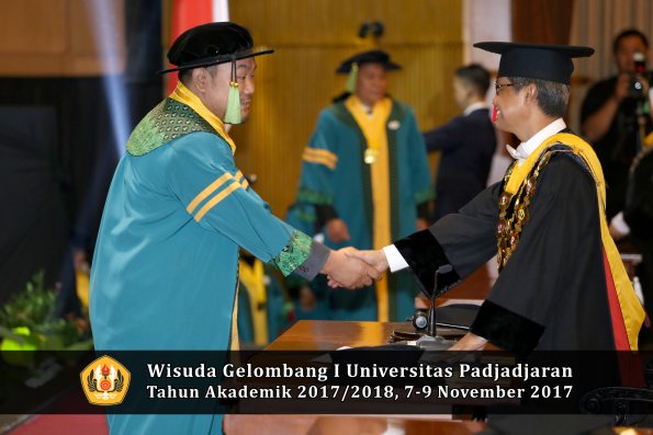Wisuda Unpad Gel I TA 2017_2018  Fakultas kedokteran oleh Rektor 141