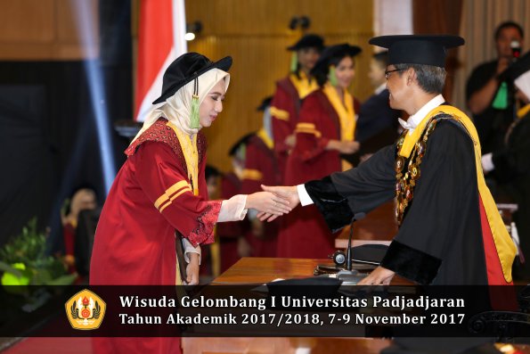 Wisuda Unpad Gel I TA 2017_2018  Fakultas kedokteran oleh Rektor 200