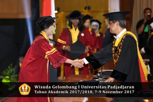 Wisuda Unpad Gel I TA 2017_2018  Fakultas kedokteran oleh Rektor 201