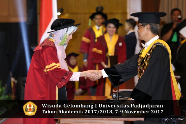 Wisuda Unpad Gel I TA 2017_2018  Fakultas kedokteran oleh Rektor 215