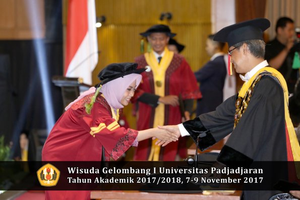Wisuda Unpad Gel I TA 2017_2018  Fakultas kedokteran oleh Rektor 222
