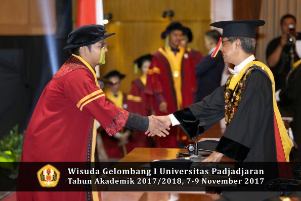 Wisuda Unpad Gel I TA 2017_2018  Fakultas kedokteran oleh Rektor 228