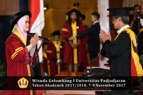 Wisuda Unpad Gel I TA 2017_2018  Fakultas kedokteran oleh Rektor 345