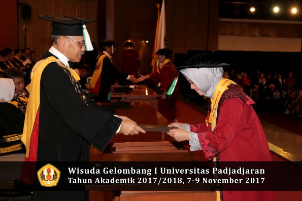 Wisuda Unpad Gel I TA 2017_2018  Fakultas Pertanian oleh Dekan 148