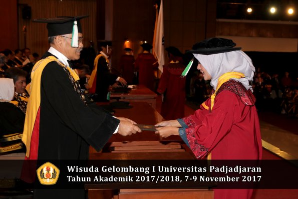 Wisuda Unpad Gel I TA 2017_2018  Fakultas Pertanian oleh Dekan 151