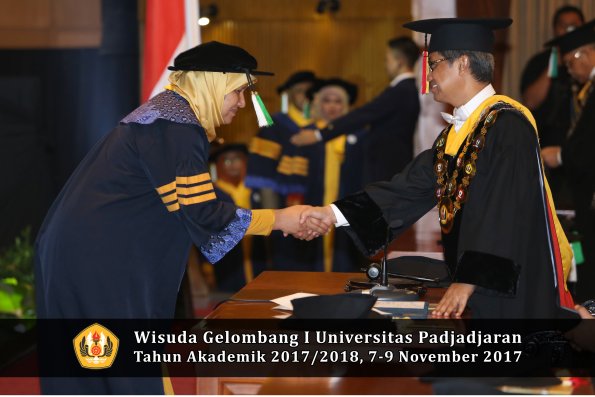 Wisuda Unpad Gel I TA 2017_2018  Fakultas Pertanian Oleh Rektor 001