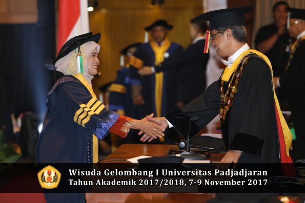 Wisuda Unpad Gel I TA 2017_2018  Fakultas Pertanian Oleh Rektor 002