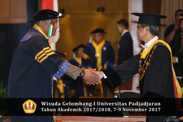 Wisuda Unpad Gel I TA 2017_2018  Fakultas Pertanian Oleh Rektor 003