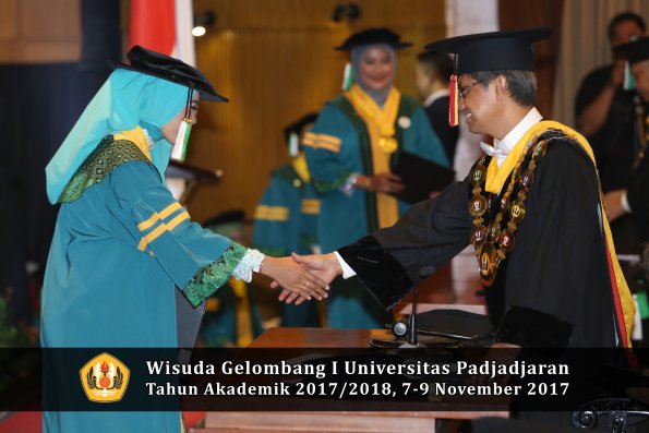 Wisuda Unpad Gel I TA 2017_2018  Fakultas Pertanian Oleh Rektor 009
