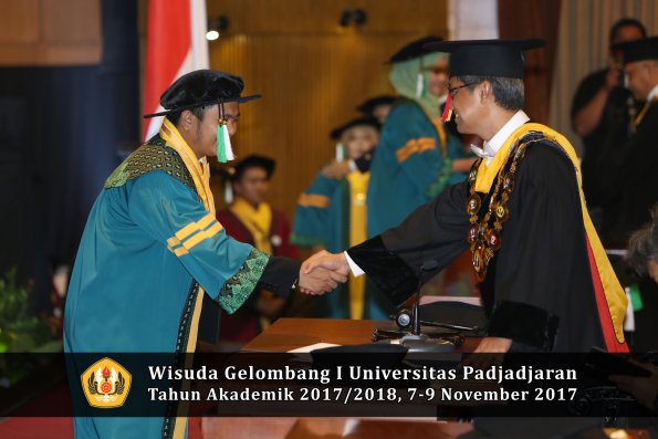 Wisuda Unpad Gel I TA 2017_2018  Fakultas Pertanian Oleh Rektor 012
