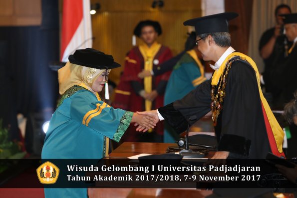 Wisuda Unpad Gel I TA 2017_2018  Fakultas Pertanian Oleh Rektor 014