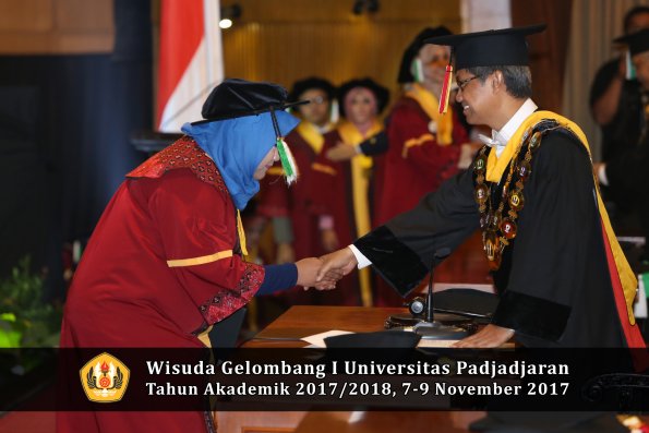 Wisuda Unpad Gel I TA 2017_2018  Fakultas Pertanian Oleh Rektor 017