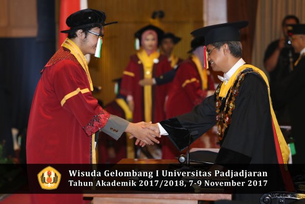 Wisuda Unpad Gel I TA 2017_2018  Fakultas Pertanian Oleh Rektor 020