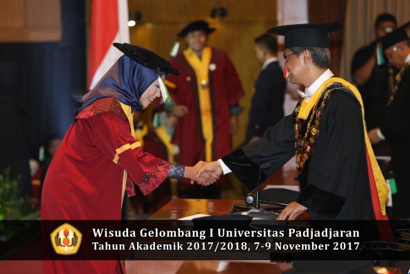 Wisuda Unpad Gel I TA 2017_2018  Fakultas Pertanian Oleh Rektor 024