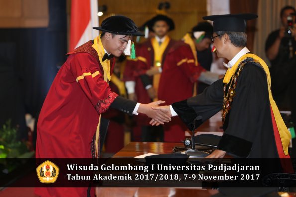 Wisuda Unpad Gel I TA 2017_2018  Fakultas Pertanian Oleh Rektor 028