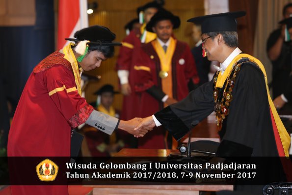 Wisuda Unpad Gel I TA 2017_2018  Fakultas Pertanian Oleh Rektor 029