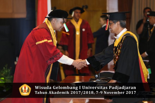 Wisuda Unpad Gel I TA 2017_2018  Fakultas Pertanian Oleh Rektor 031