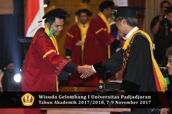 Wisuda Unpad Gel I TA 2017_2018  Fakultas Pertanian Oleh Rektor 035