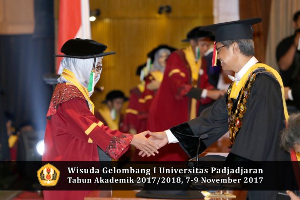 Wisuda Unpad Gel I TA 2017_2018  Fakultas Pertanian Oleh Rektor 052