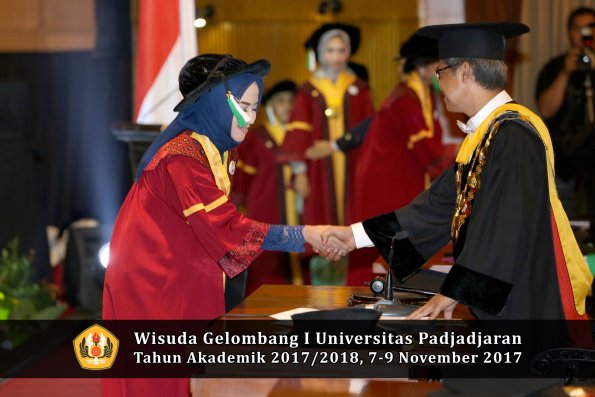 Wisuda Unpad Gel I TA 2017_2018  Fakultas Pertanian Oleh Rektor 082