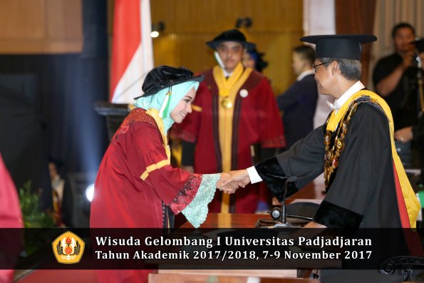 Wisuda Unpad Gel I TA 2017_2018  Fakultas Pertanian Oleh Rektor 085