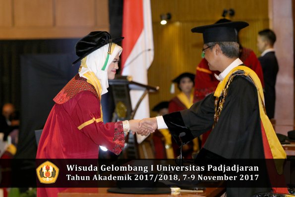 Wisuda Unpad Gel I TA 2017_2018  Fakultas Pertanian Oleh Rektor 089