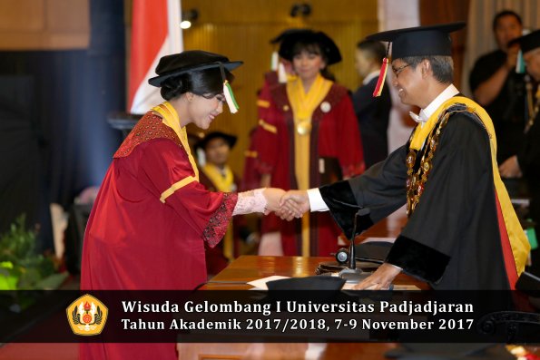 Wisuda Unpad Gel I TA 2017_2018  Fakultas Pertanian Oleh Rektor 100