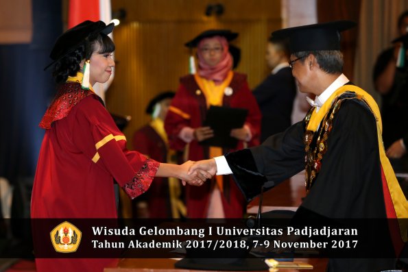 Wisuda Unpad Gel I TA 2017_2018  Fakultas Pertanian Oleh Rektor 101