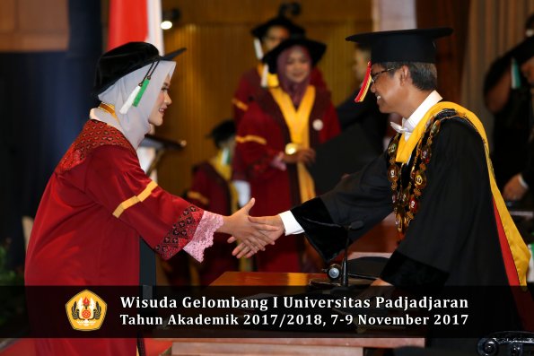 Wisuda Unpad Gel I TA 2017_2018  Fakultas Pertanian Oleh Rektor 108