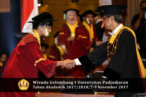 Wisuda Unpad Gel I TA 2017_2018  Fakultas Pertanian Oleh Rektor 115