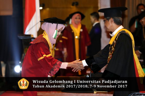 Wisuda Unpad Gel I TA 2017_2018  Fakultas Pertanian Oleh Rektor 117