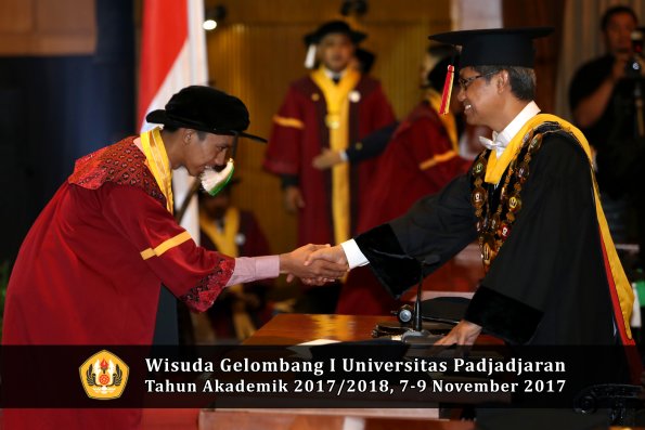 Wisuda Unpad Gel I TA 2017_2018  Fakultas Pertanian Oleh Rektor 119