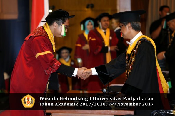 Wisuda Unpad Gel I TA 2017_2018  Fakultas Pertanian Oleh Rektor 122
