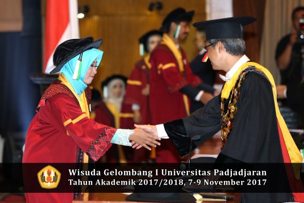 Wisuda Unpad Gel I TA 2017_2018  Fakultas Pertanian Oleh Rektor 124