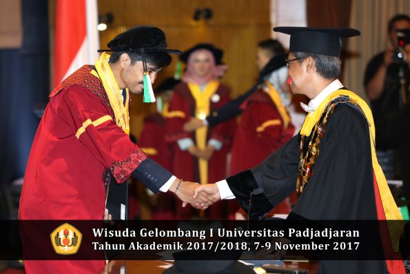 Wisuda Unpad Gel I TA 2017_2018  Fakultas Pertanian Oleh Rektor 125