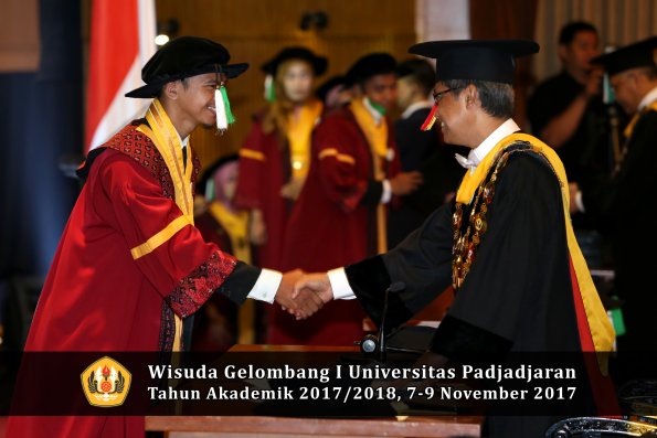 Wisuda Unpad Gel I TA 2017_2018  Fakultas Pertanian Oleh Rektor 129
