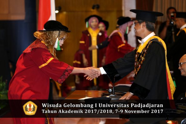 Wisuda Unpad Gel I TA 2017_2018  Fakultas Pertanian Oleh Rektor 131